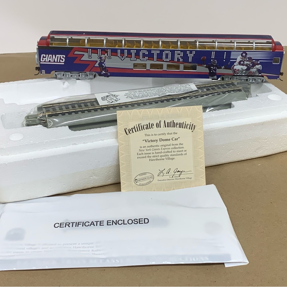 Mint NFL New York Giants Victory Dome Car HO Hawthorne Village Bradford Exchange
